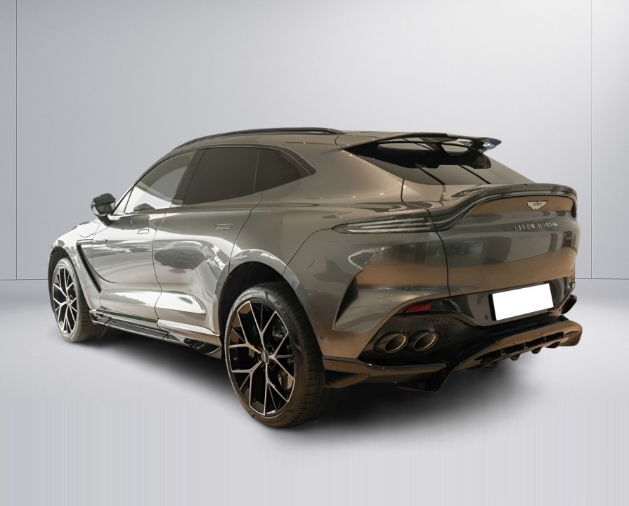 Aston Martin DBX (3)