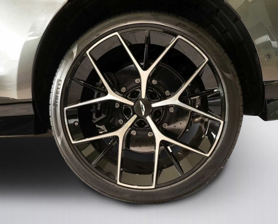 Aston Martin DBX - foto 32