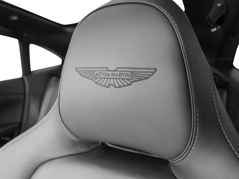 Aston Martin DBX - foto 12