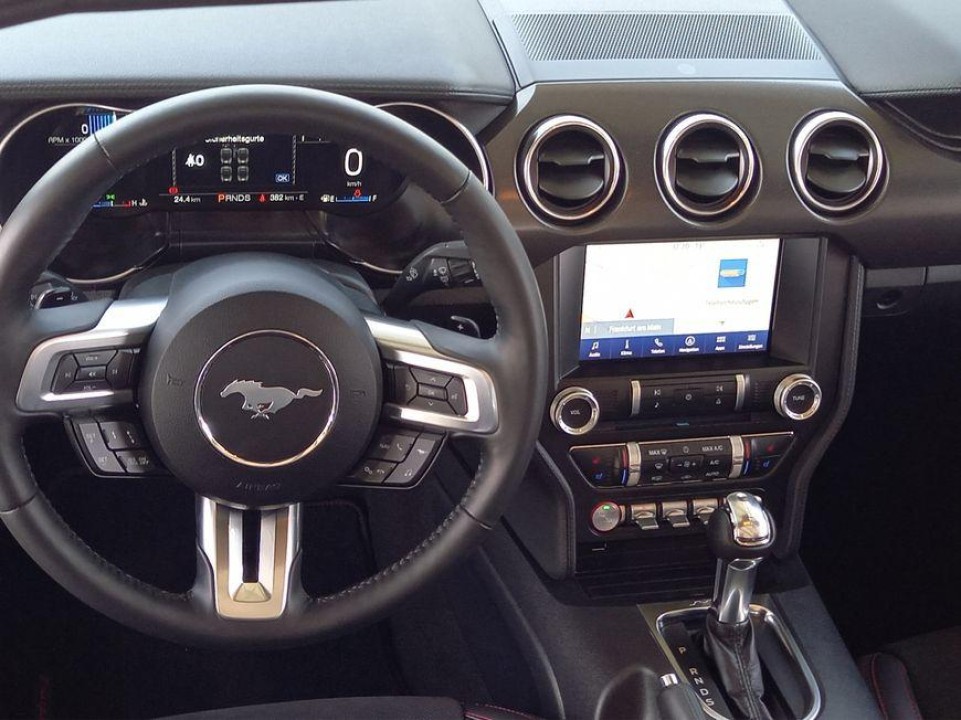 Ford Mustang GT Convertible - foto 13