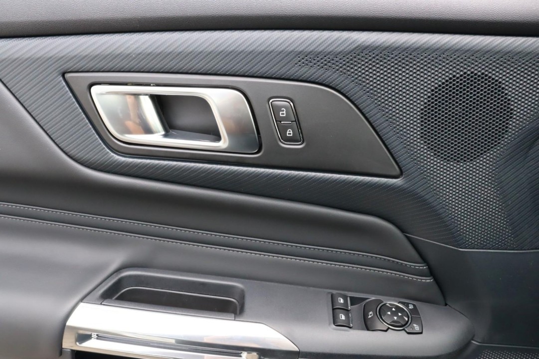 Ford Mustang GT - foto 18