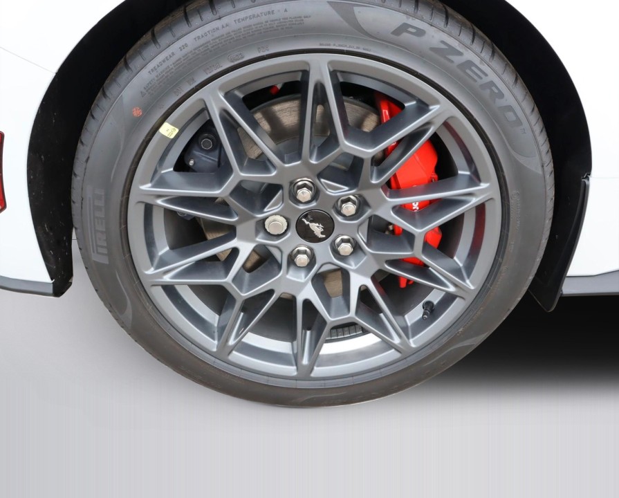 Ford Mustang GT - foto 35