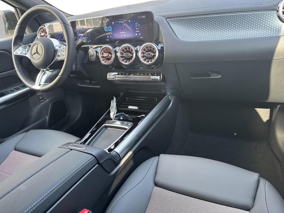 Mercedes-Benz EQA 250+ - foto 13