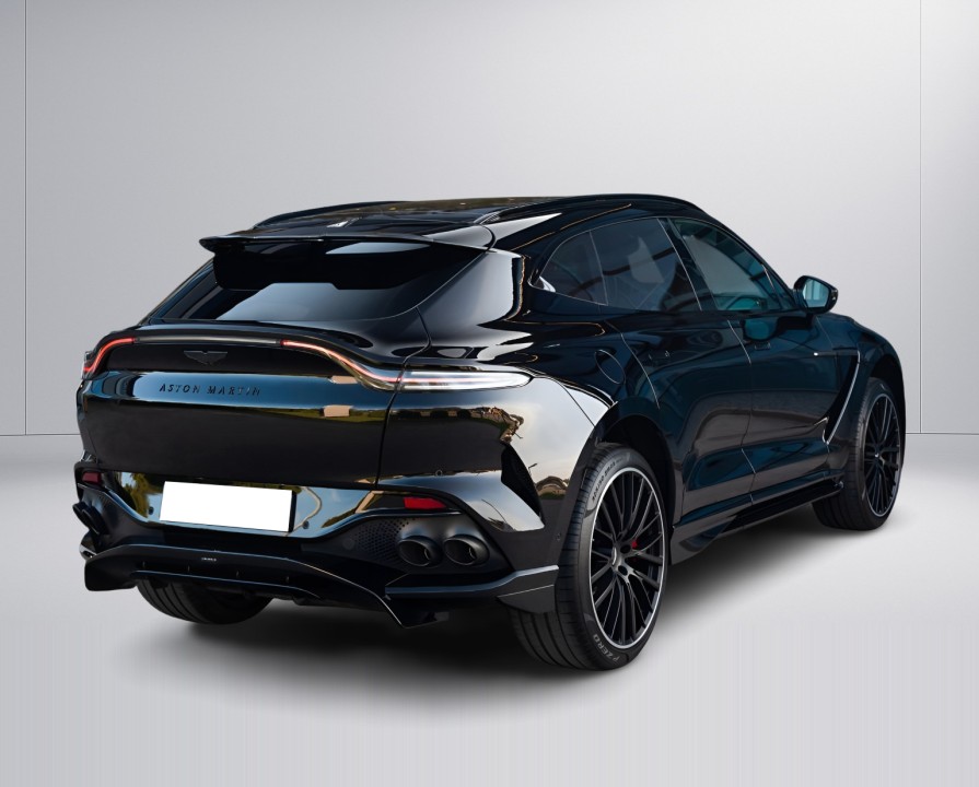 Aston Martin DBX (5)
