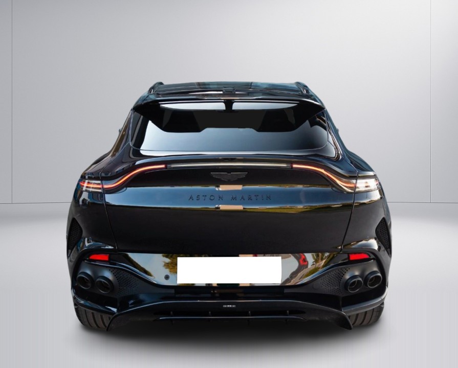 Aston Martin DBX (4)
