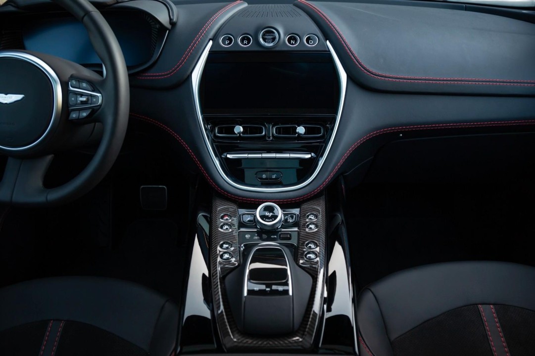 Aston Martin DBX - foto 12