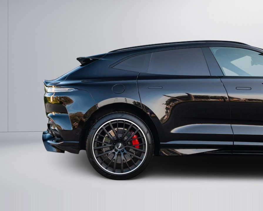 Aston Martin DBX - foto 23