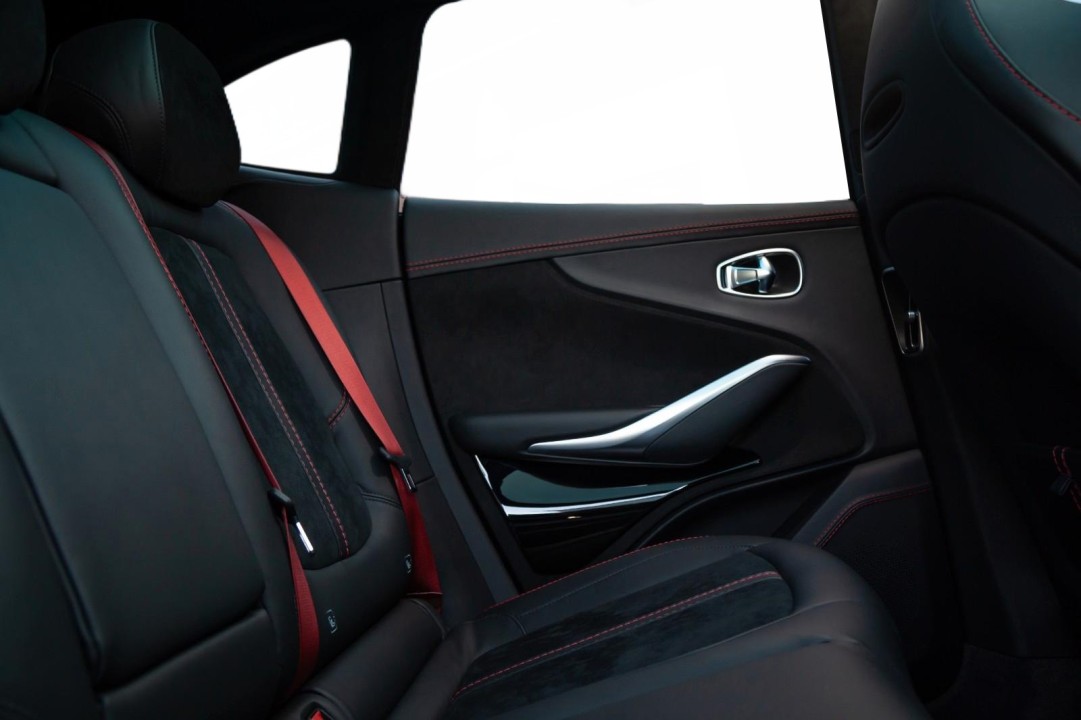 Aston Martin DBX - foto 11