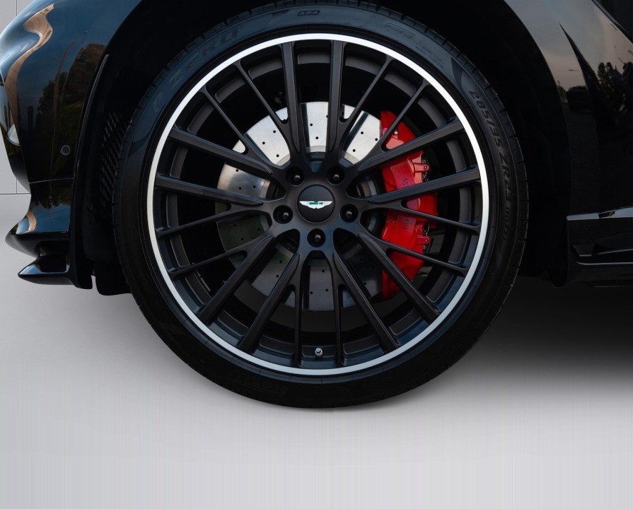 Aston Martin DBX - foto 24