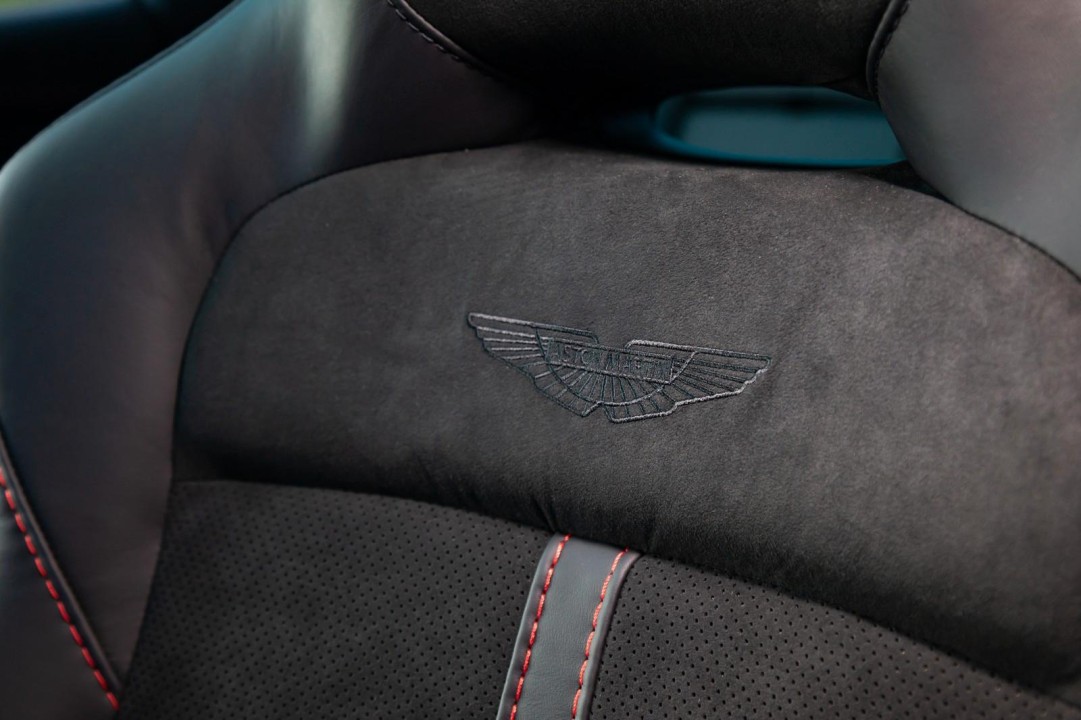 Aston Martin DBX - foto 14