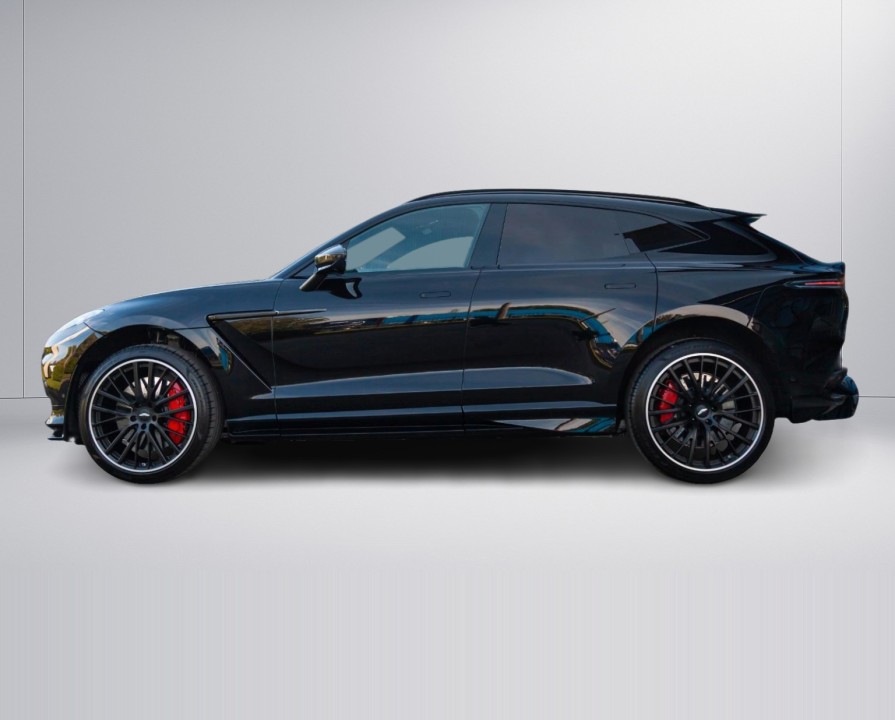 Aston Martin DBX (3)