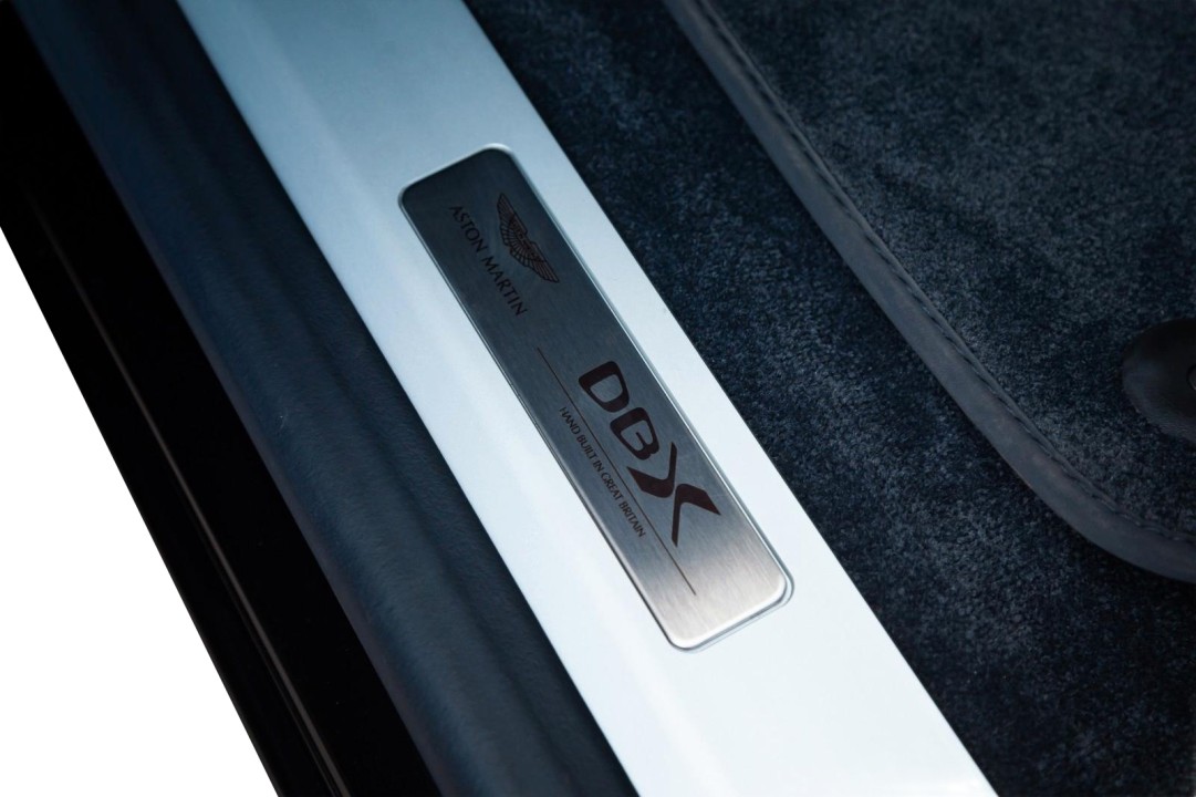 Aston Martin DBX - foto 17