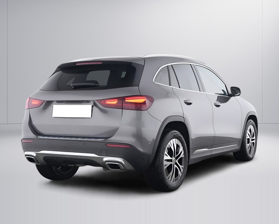 Mercedes-Benz GLA 220d 4MATIC (2)