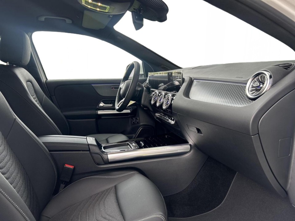 Mercedes-Benz GLA 250e - foto 13