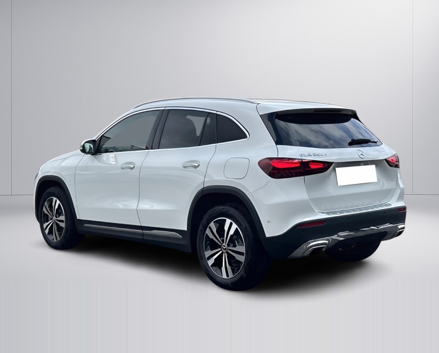 Mercedes-Benz GLA 250e (5)