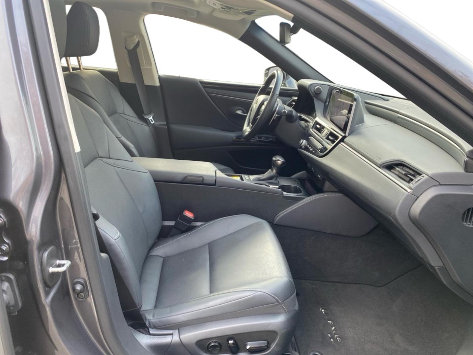 Lexus Seria ES 300h Executive - foto 12