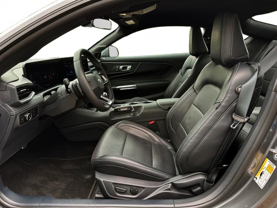 Ford Mustang GT - foto 11