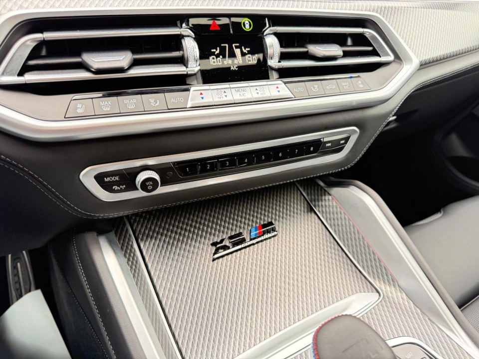BMW X5 M Competition - foto 31