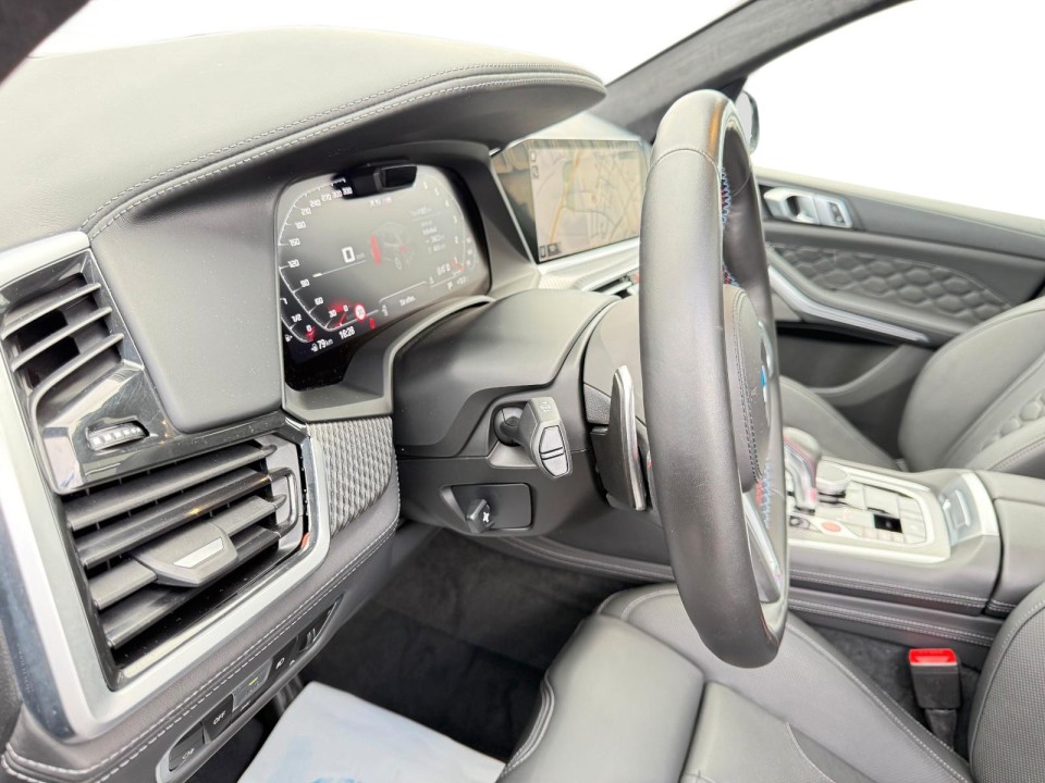 BMW X5 M Competition - foto 26