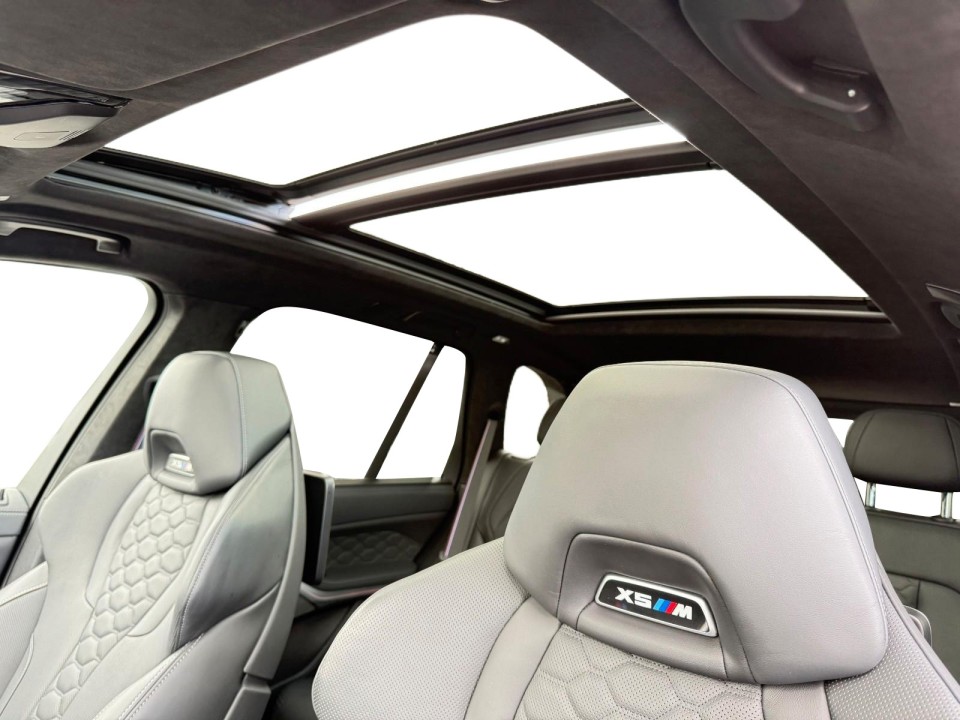 BMW X5 M Competition - foto 27