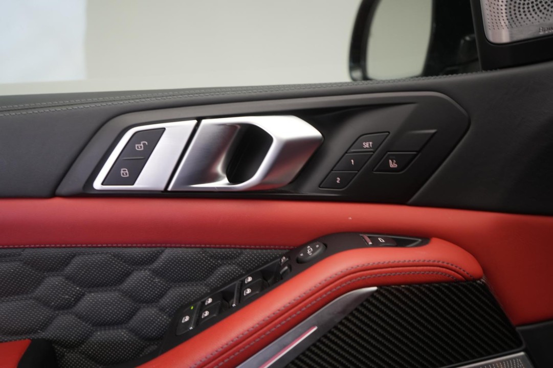 BMW X5 M Competition - foto 29