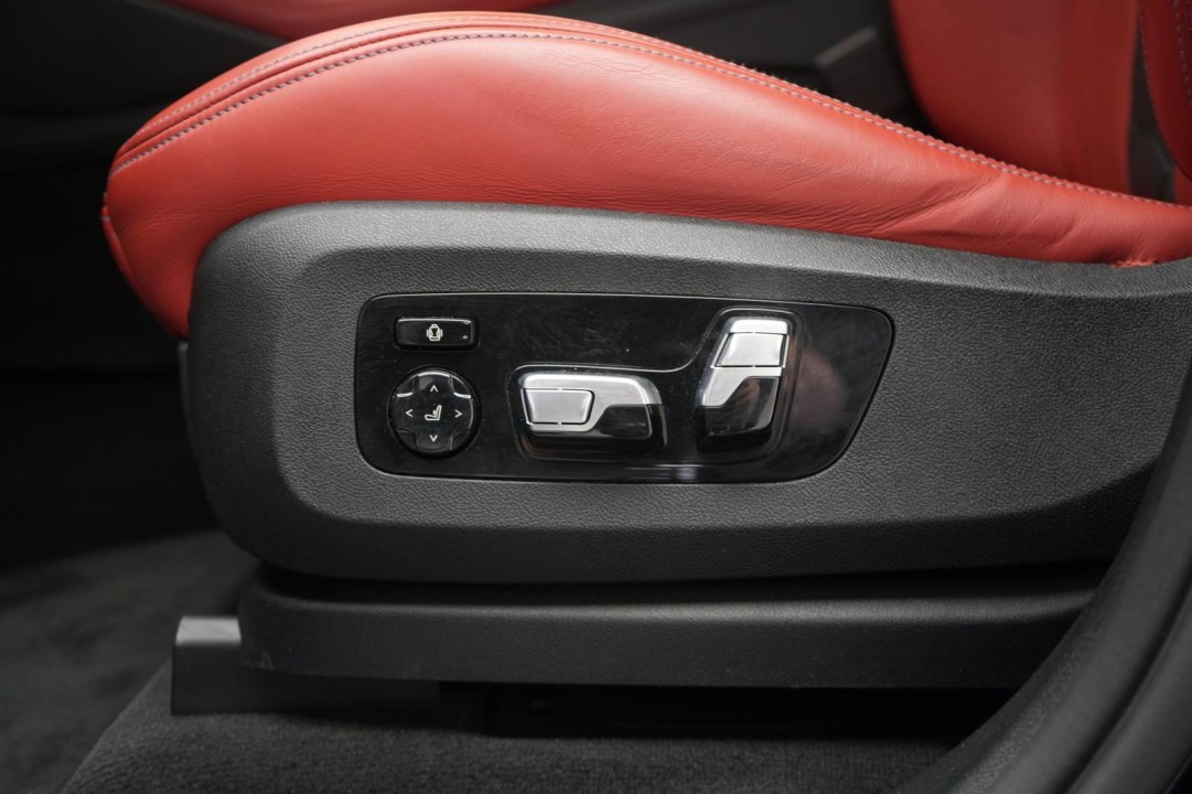 BMW X5 M Competition - foto 33