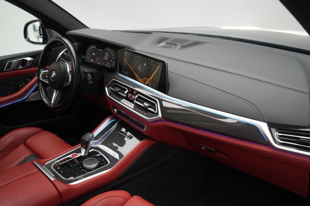 BMW X5 M Competition - foto 14