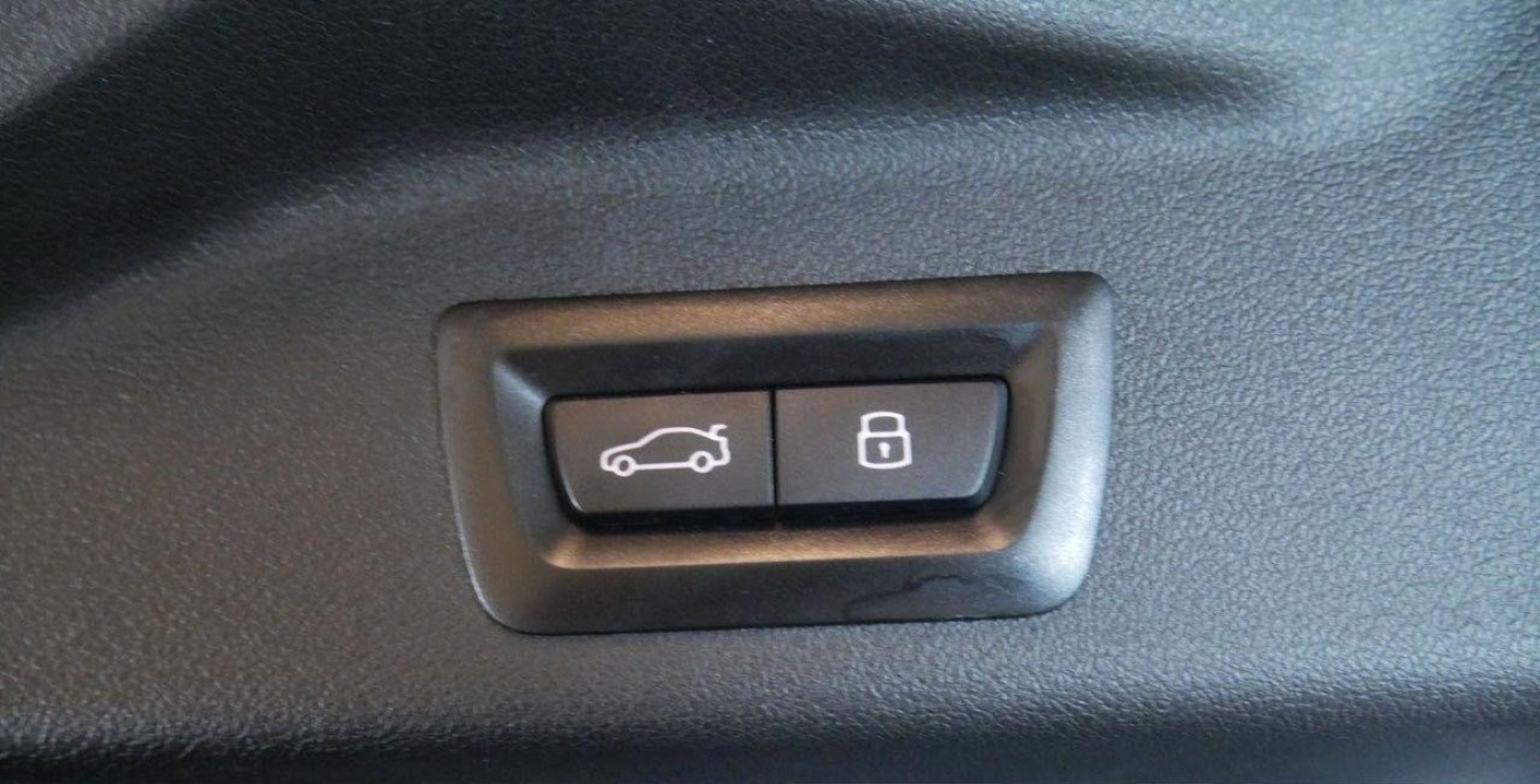 BMW X5 M Competition - foto 22