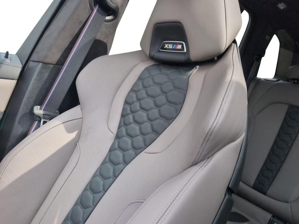BMW X5 M Competition - foto 17