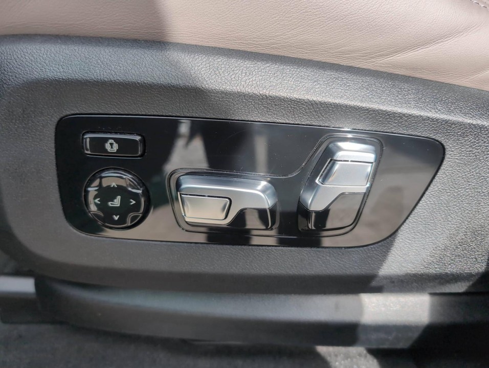 BMW X5 M Competition - foto 25