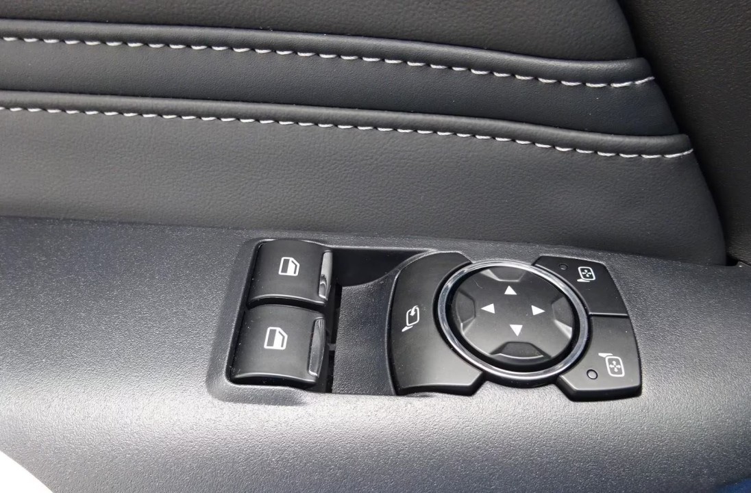 Ford Mustang GT - foto 14