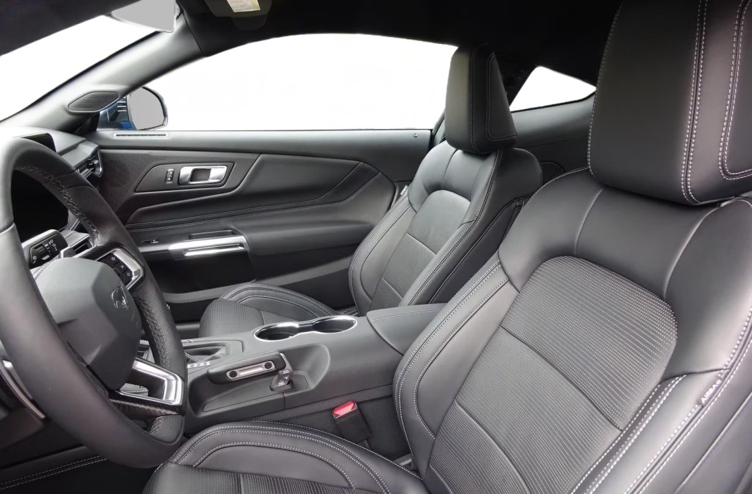 Ford Mustang GT - foto 10