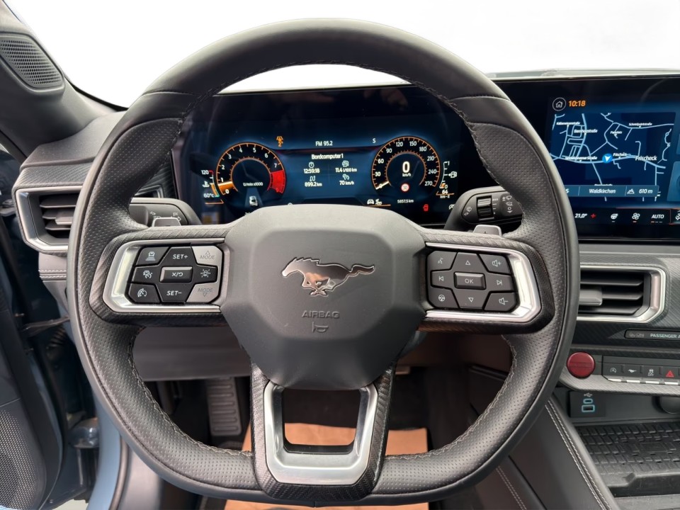 Ford Mustang GT - foto 9