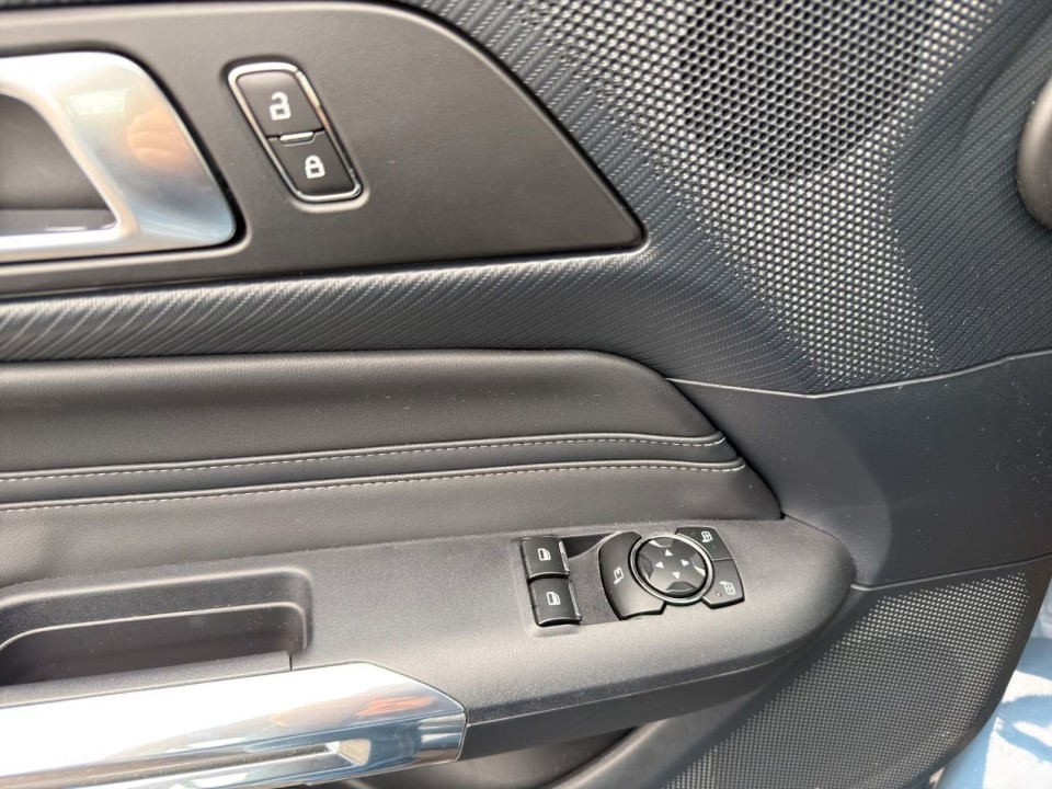 Ford Mustang GT - foto 16