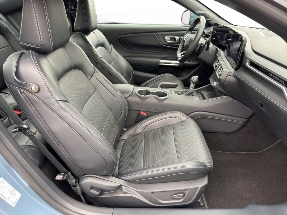 Ford Mustang GT - foto 12