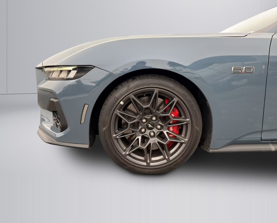 Ford Mustang GT - foto 18