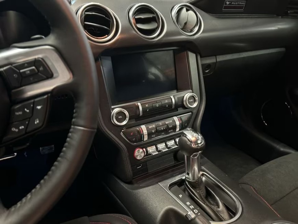 Ford Mustang GT Convertible - foto 11