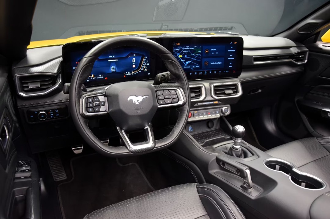 Ford Mustang GT Convertible - foto 12