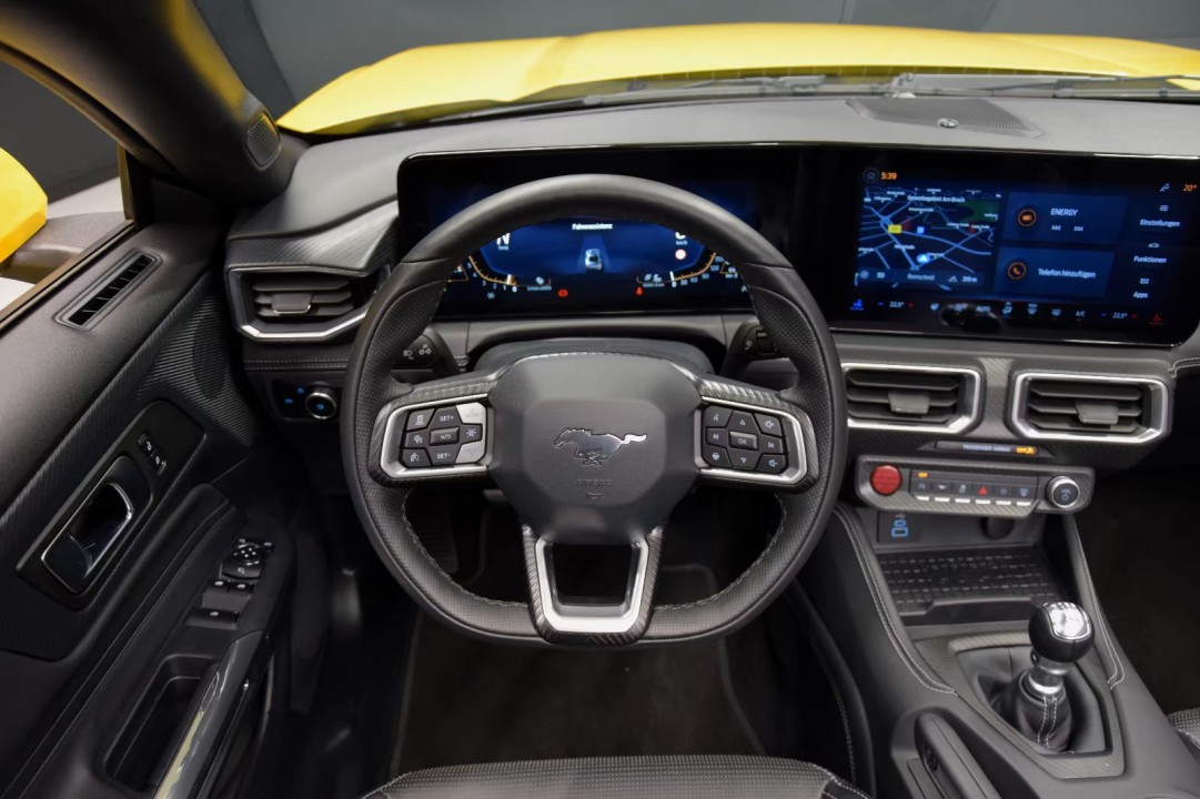 Ford Mustang GT Convertible - foto 11