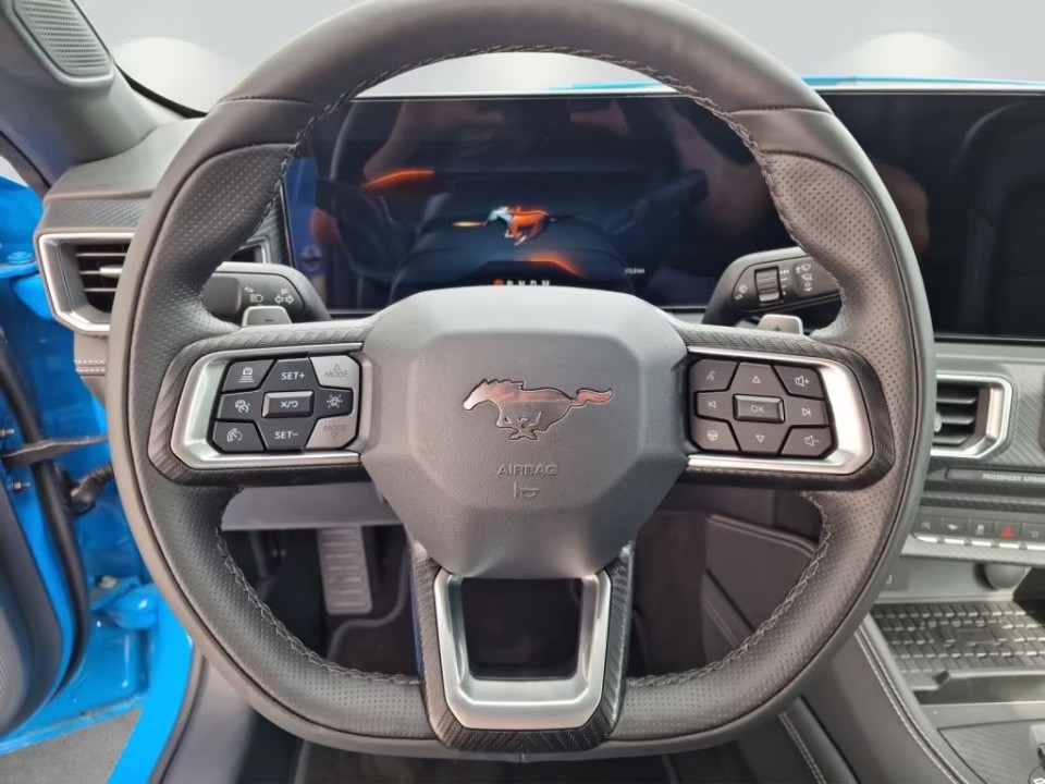 Ford Mustang GT - foto 6