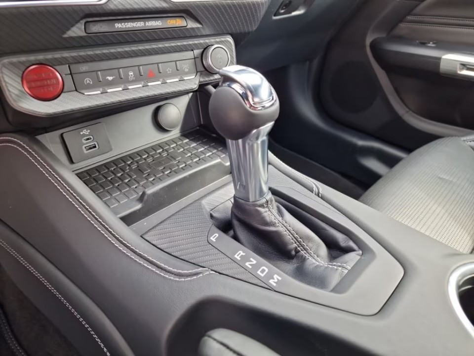 Ford Mustang GT - foto 11