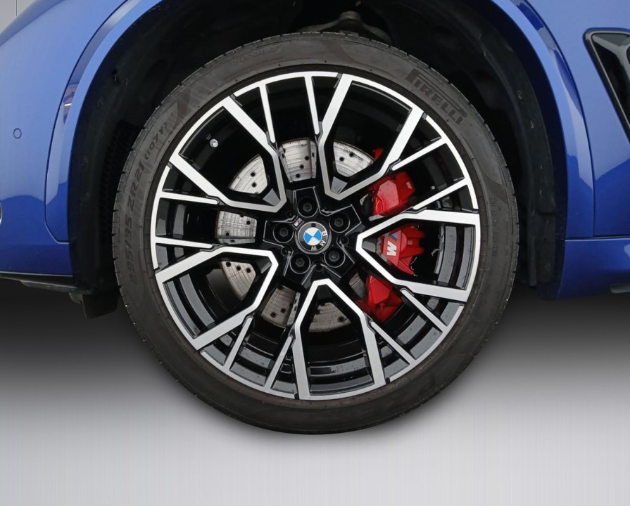 BMW X5 M Competition - foto 13