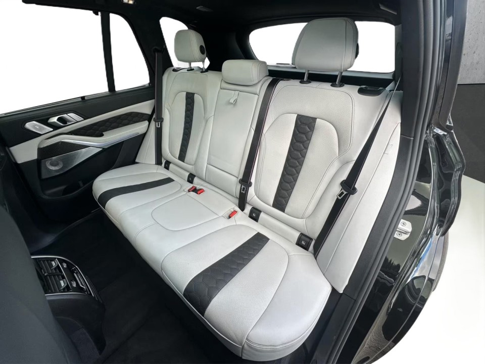 BMW X5 M Competition - foto 15