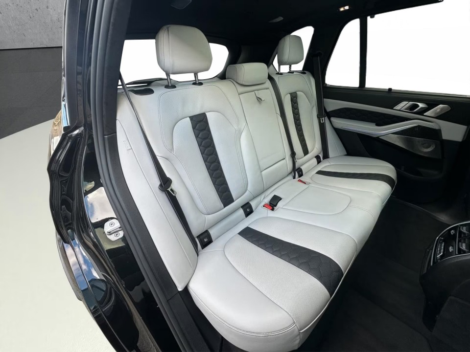 BMW X5 M Competition - foto 14