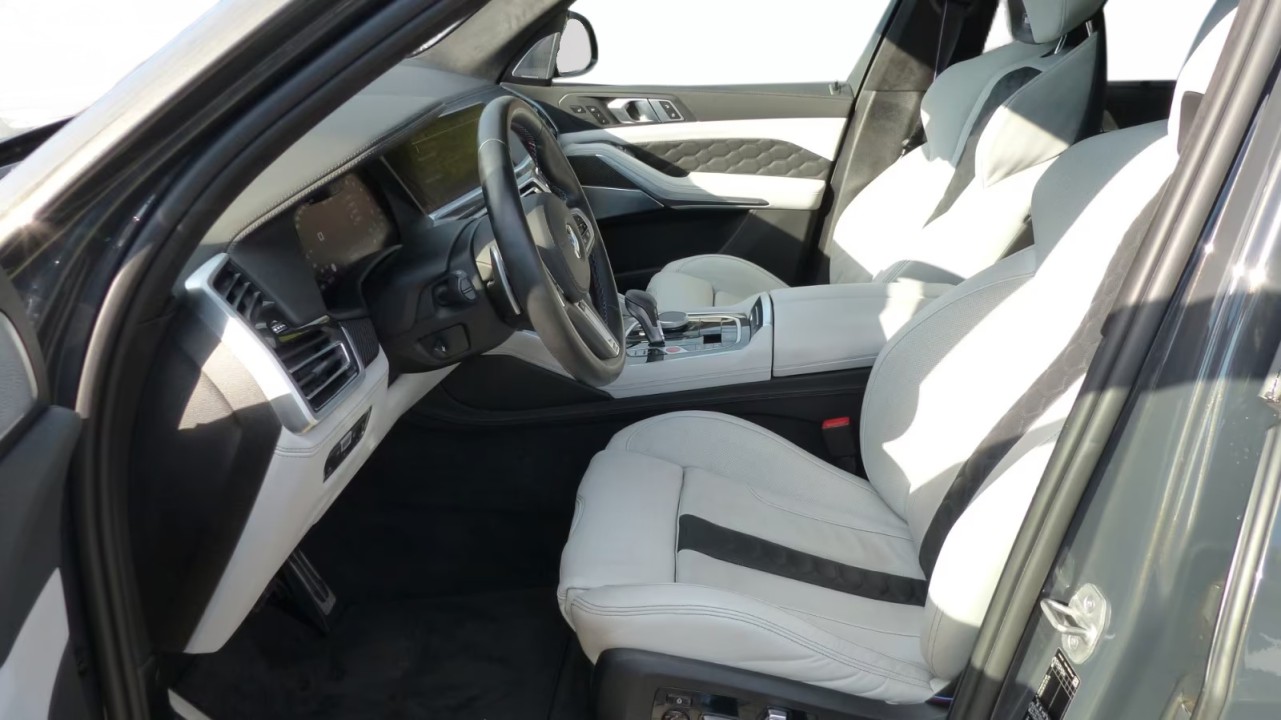 BMW X5 M Competition - foto 11