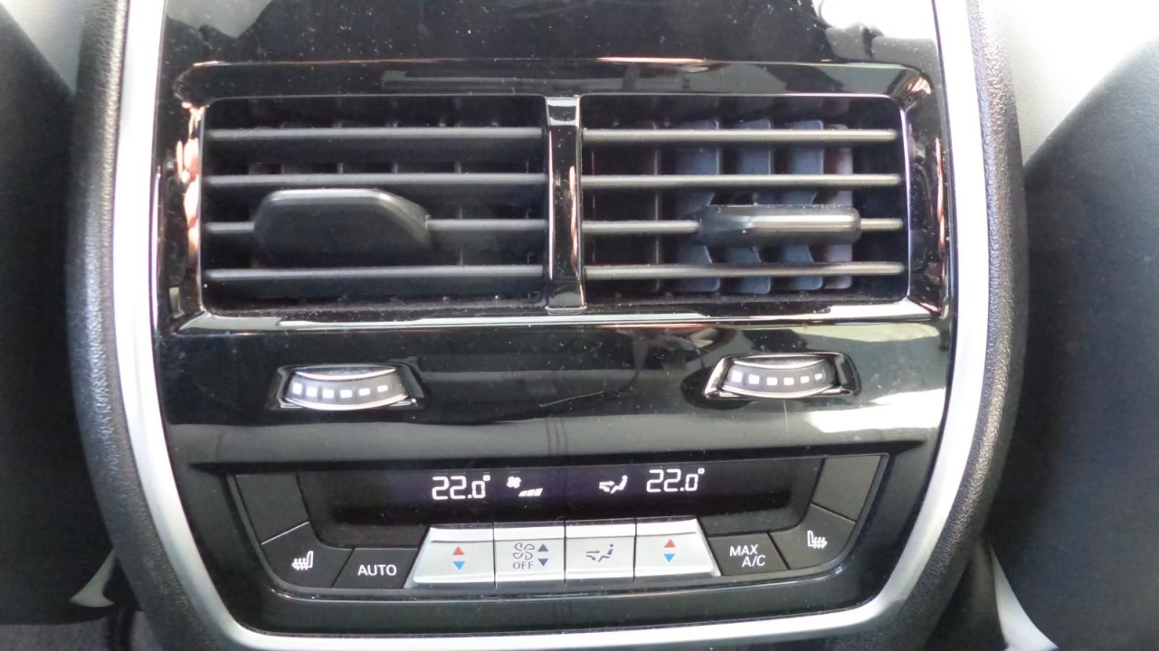 BMW X5 M Competition - foto 19