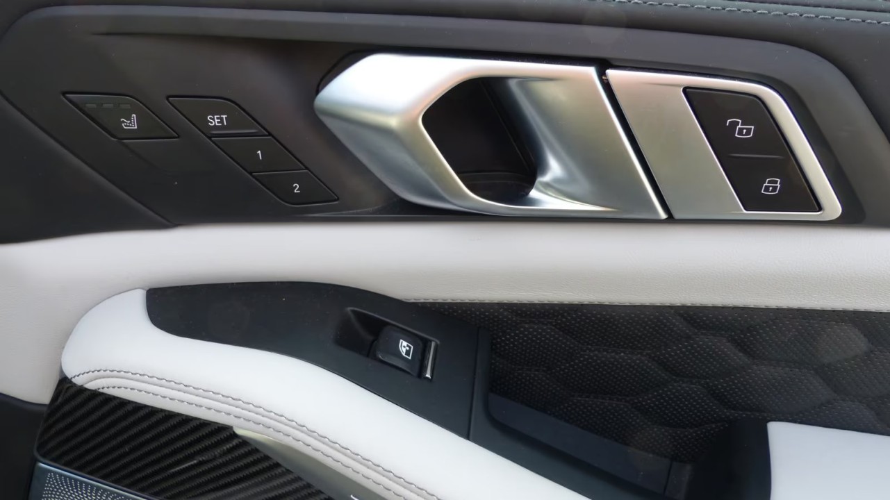 BMW X5 M Competition - foto 21