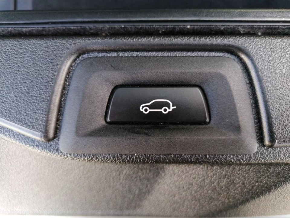 BMW X5 M Competition - foto 23