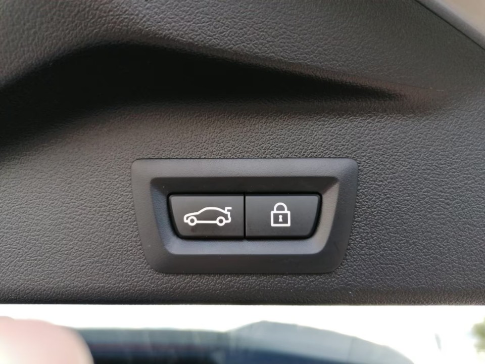 BMW X5 M Competition - foto 22