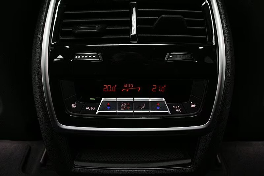 BMW X5 M Competition - foto 18